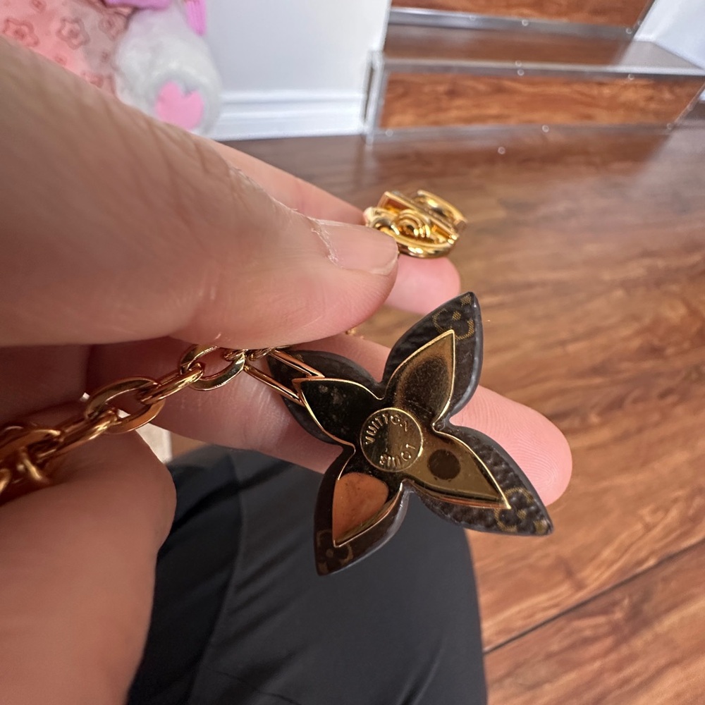 Louis Vuitton Blooming Flowers Chain Bag Charm - Picture 14 of 16